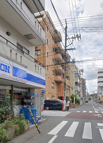 船橋駅北口のローソン近く